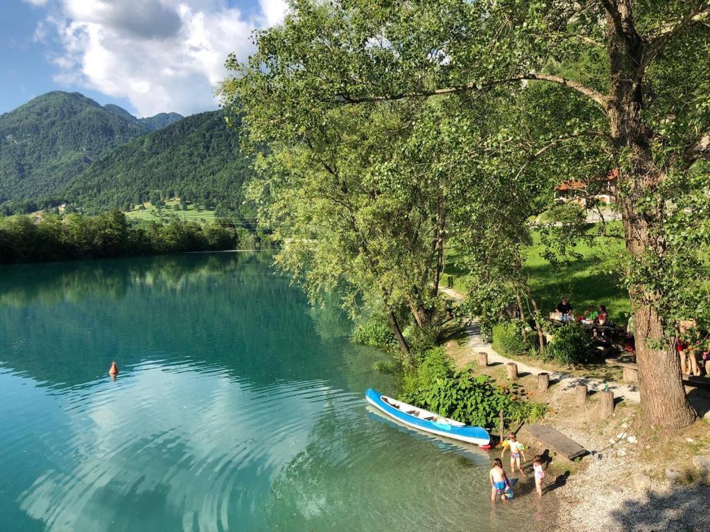 Apartma Maell 1 Most na Soči Exterior foto