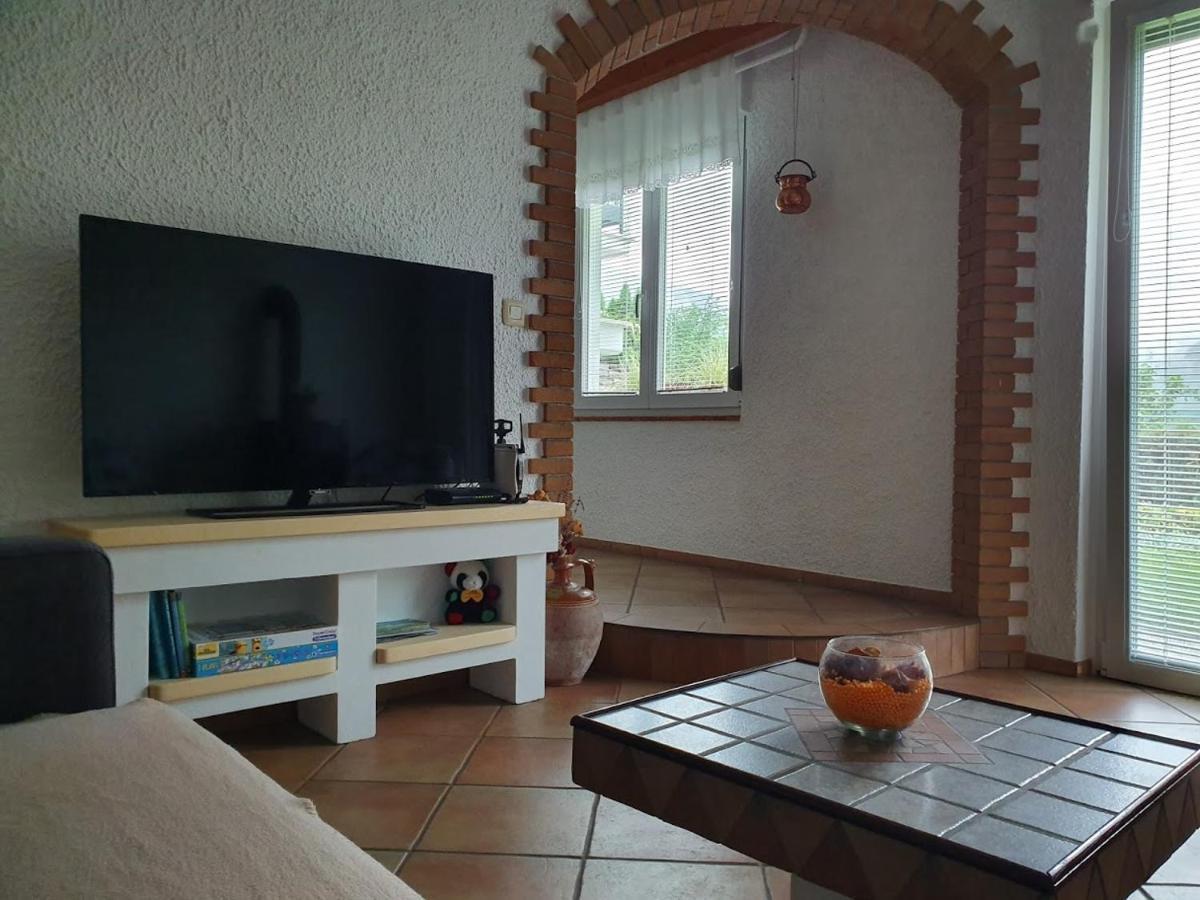 Apartma Maell 1 Most na Soči Exterior foto
